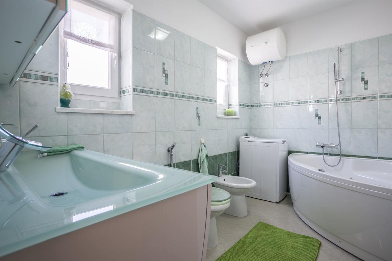 טרוגיר Apartment Paradise View מראה חיצוני תמונה